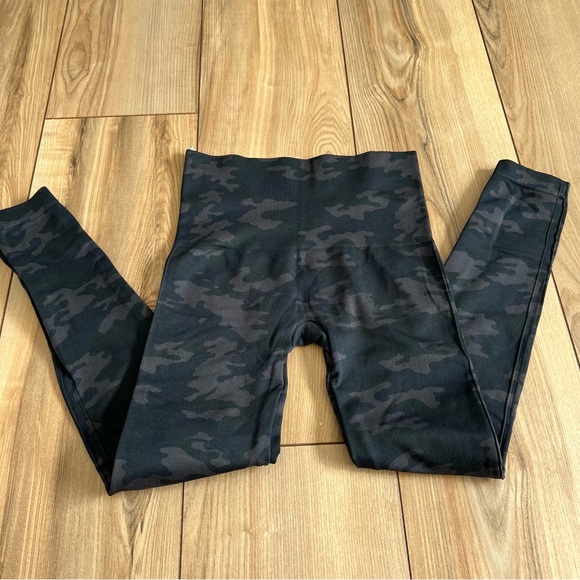 Spanx camo Leggings - Picture 8 of 12